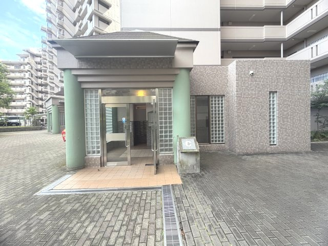 ネクステージ西神中央C棟のエントランス