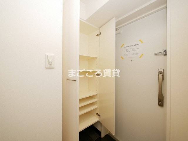 【玄関】 | ジュネーゼグラン本町EAST