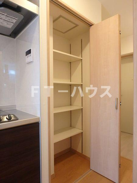 レオ四拾六番館の収納