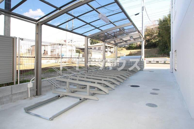 レオ四拾六番館の駐車場
