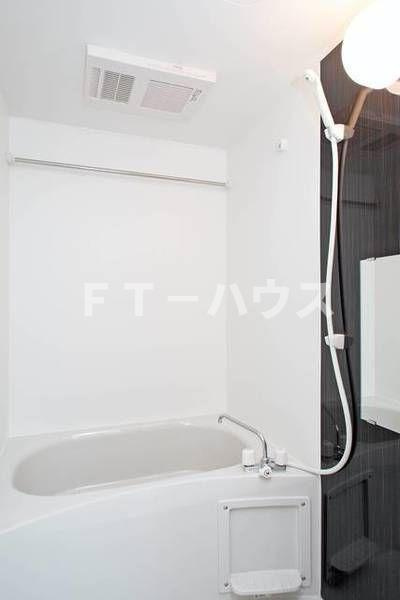 レオ四拾六番館の浴室