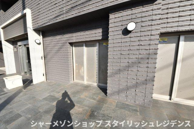 フェルト127のエントランス