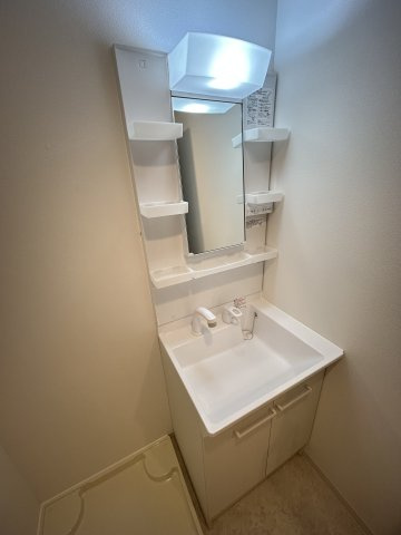 Alivis新町の洗面所