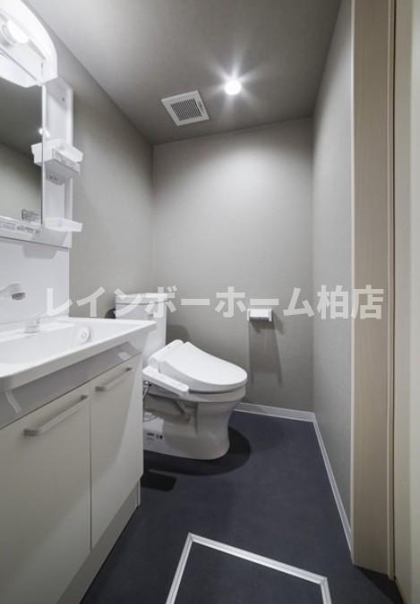 特典：仲介手数料が半額です!!のトイレ|清潔感のあるトイレです