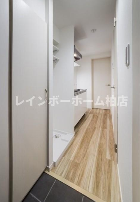 特典：仲介手数料が半額です!!の玄関|収納もある玄関です