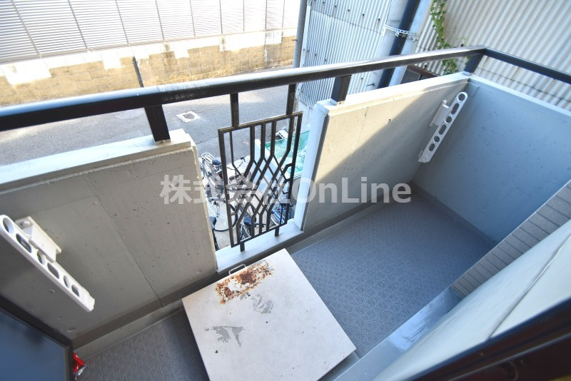 Lakia Maison高井田のバルコニー
