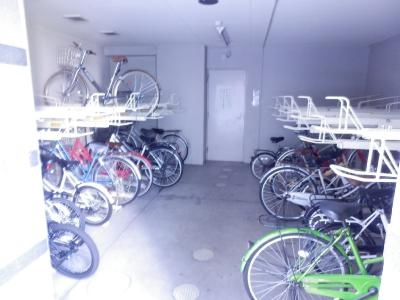 グランドパレス京都烏丸五条の駐車場|駐輪場