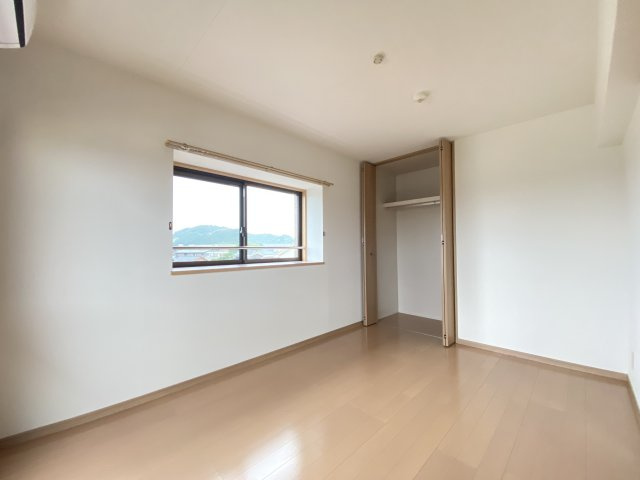 御所ノ瀬マンションの洋室|※同物件、別のお部屋の写真です。