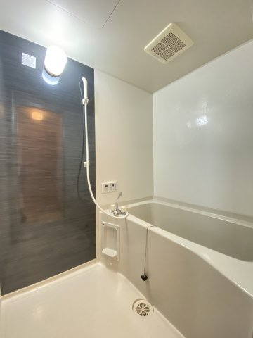 御所ノ瀬マンションの浴室|※同物件、別のお部屋の写真です。