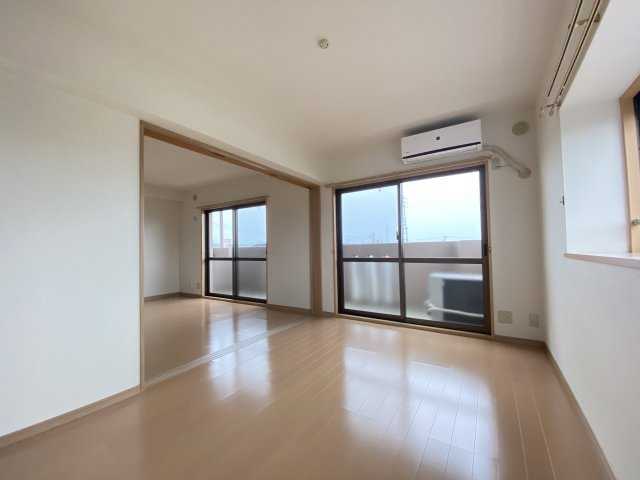 御所ノ瀬マンションの洋室|※同物件、別のお部屋の写真です。