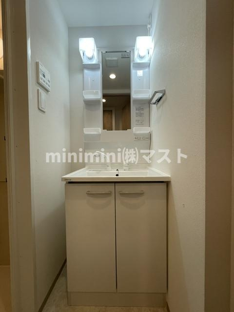 大阪市中央区南船場１丁目の賃貸マンションの洗面所