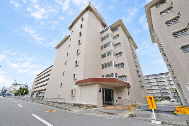 日商岩井箕面ハイツB棟