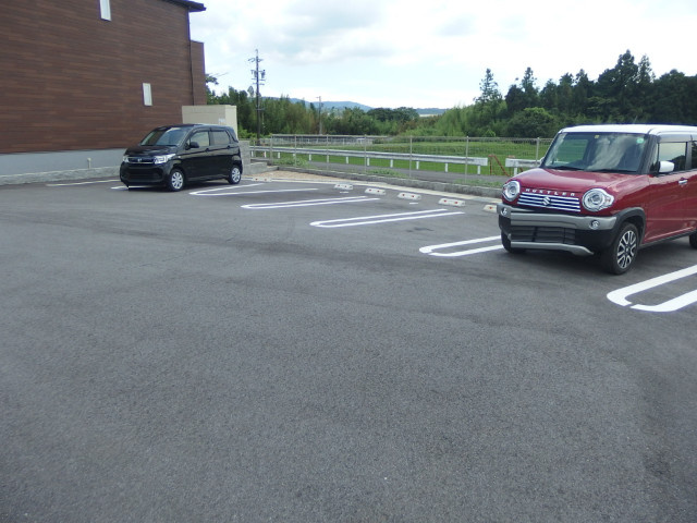 スマイルの駐車場