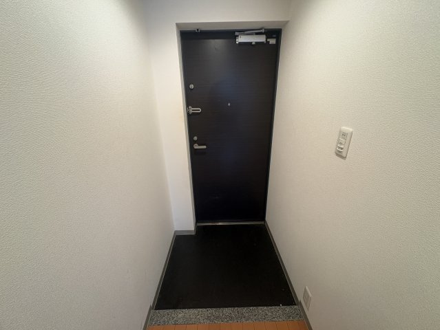 ドゥーエ江坂の玄関