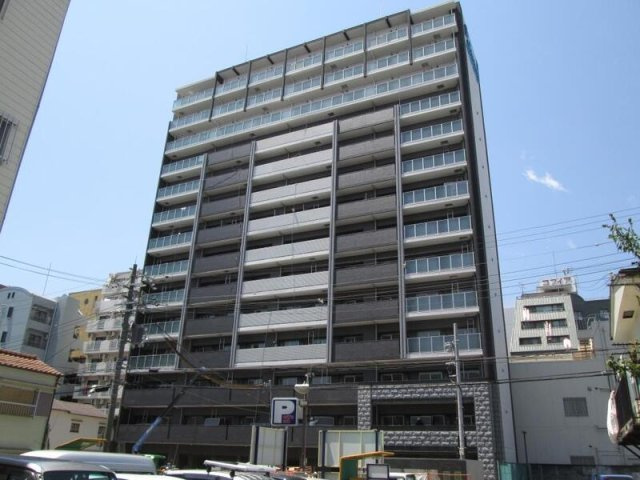 プレサンス三宮東フィールの外観