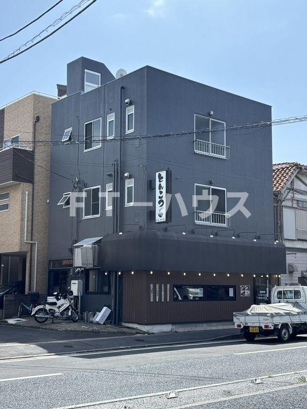 DKビルの外観