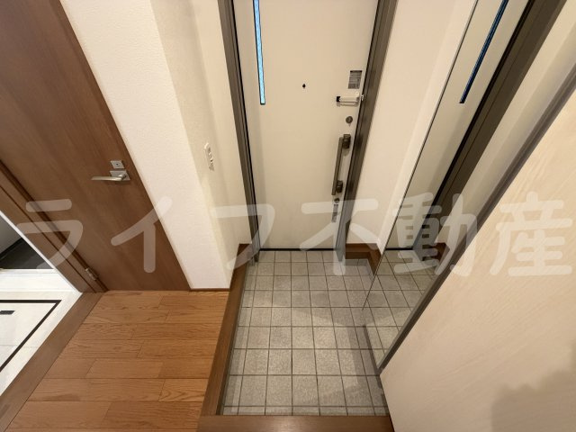 アーディフハウス吉田の玄関