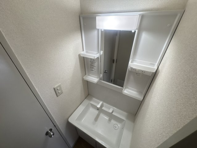 第二阿井マンションの独立洗面台