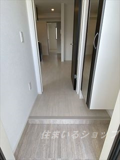 グランデ　クレシアの玄関|ミラー付き大型シューズボックス