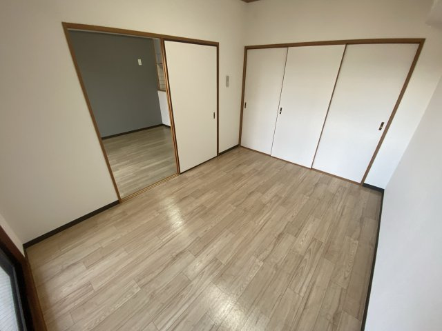 ハッピーエイジ土山の寝室