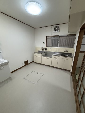 生野東安田貸家の居間・リビング