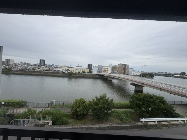 北沢江の木ビルの展望