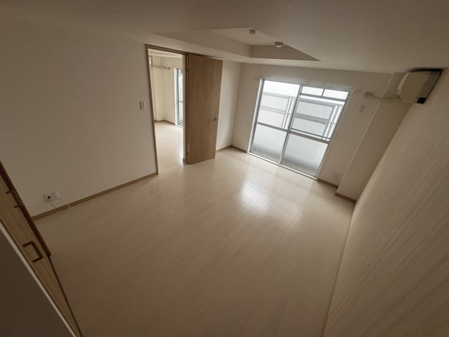 クレイドル江坂の居間・リビング