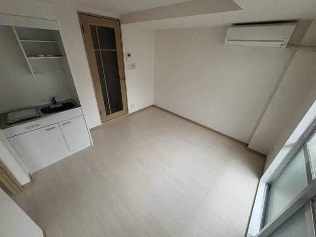 クレイドル江坂の居間・リビング