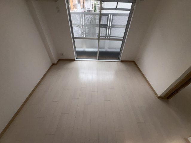 クレイドル江坂の居間・リビング