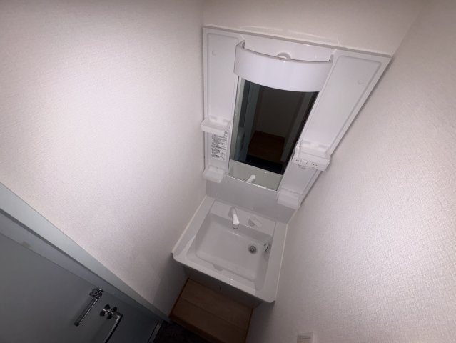 クレイドル江坂の独立洗面台