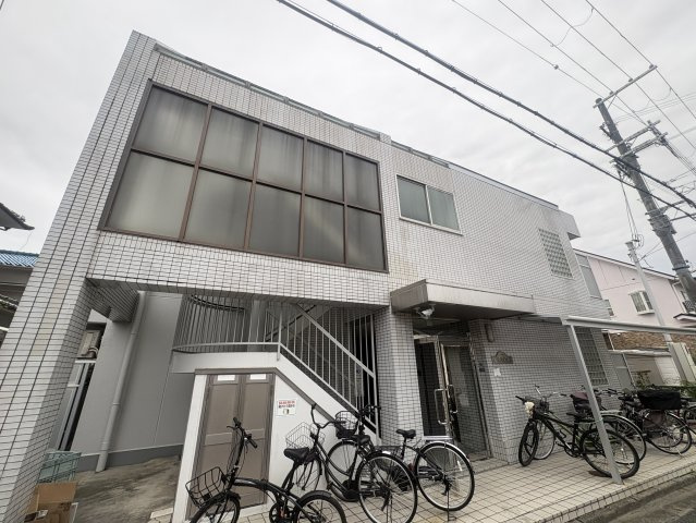 クレイドル江坂の外観