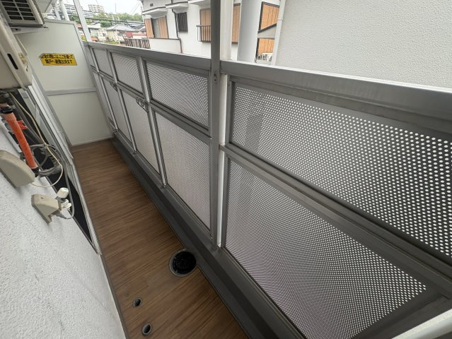 クレイドル江坂のバルコニー