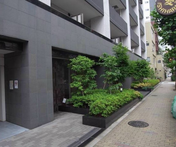 墨田区石原２丁目の賃貸マンションのエントランス