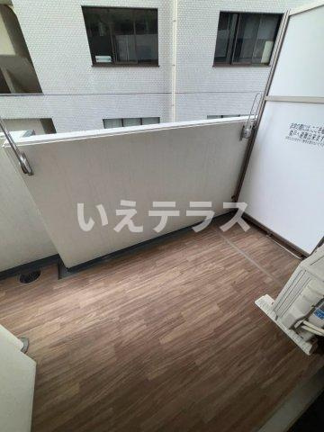 ラヴ神戸三宮のバルコニー
