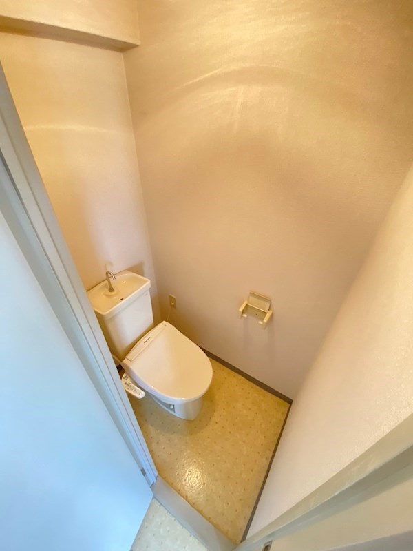 芦屋市東芦屋町の賃貸マンションのトイレ