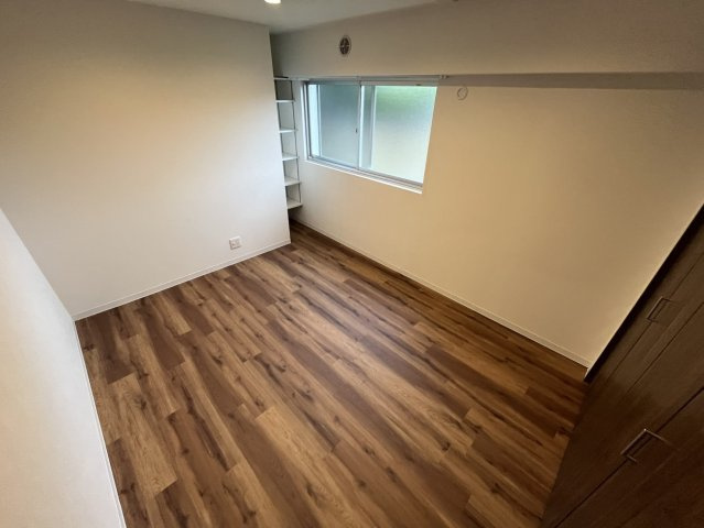 西宮市甲陽園西山町の賃貸マンションの居間・リビング