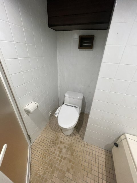 西宮市甲陽園西山町の賃貸マンションのトイレ