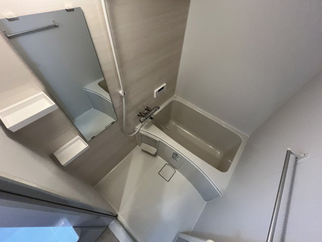 西宮市甲陽園西山町の賃貸マンションの浴室