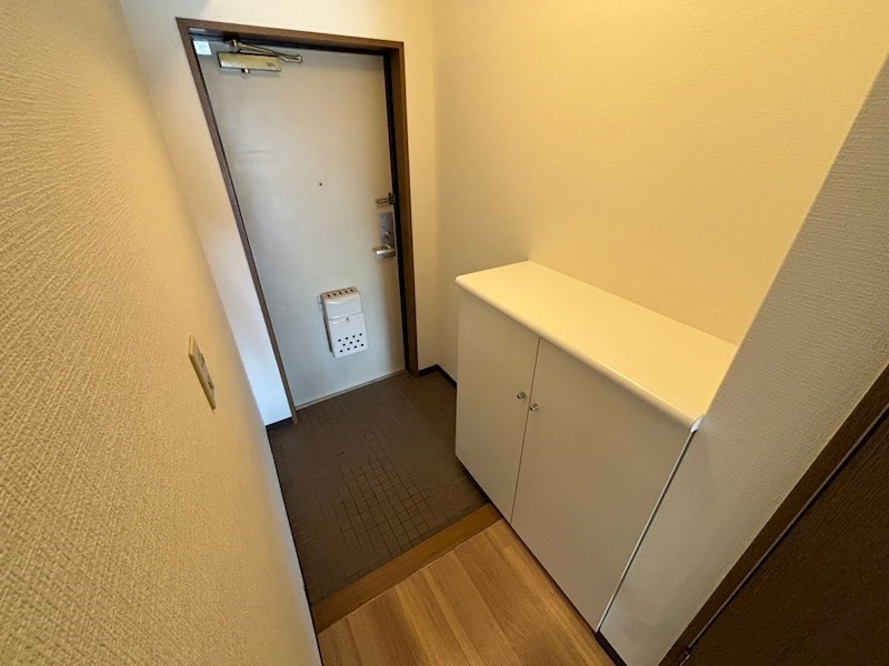 西宮市老松町の賃貸マンションの玄関