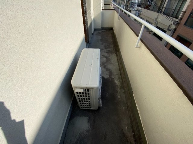 西島ビルのバルコニー