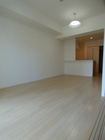 神戸市東灘区森南町２丁目の賃貸マンションの居間・リビング