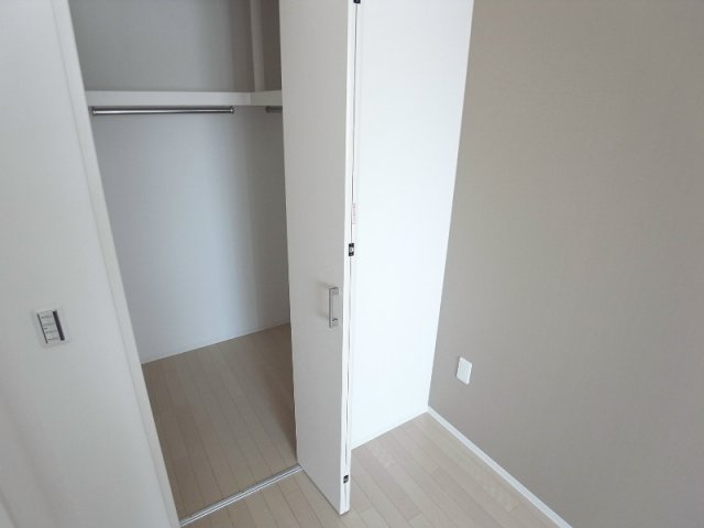 神戸市東灘区森南町２丁目の賃貸マンションの収納