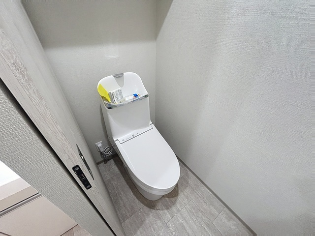 神戸市中央区元町通３丁目の賃貸マンションのトイレ