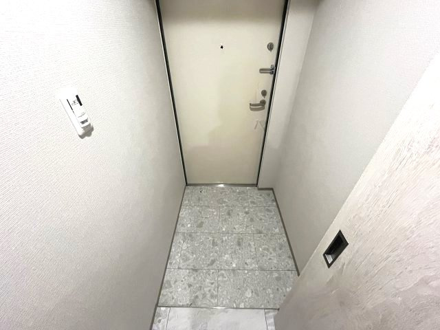 神戸市中央区元町通３丁目の賃貸マンションの玄関