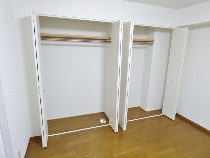 神戸市東灘区森北町３丁目の賃貸マンションの収納