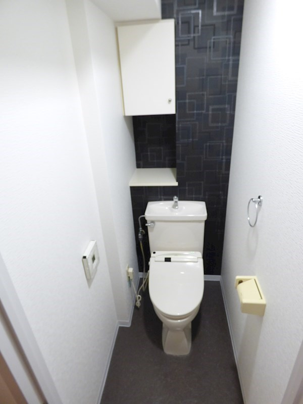 神戸市東灘区森北町３丁目の賃貸マンションのトイレ