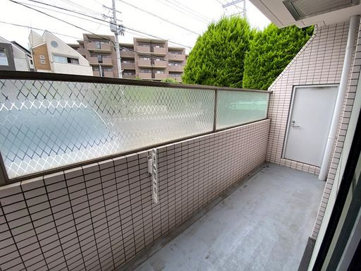 サンビルダー西岡本パレスのバルコニー