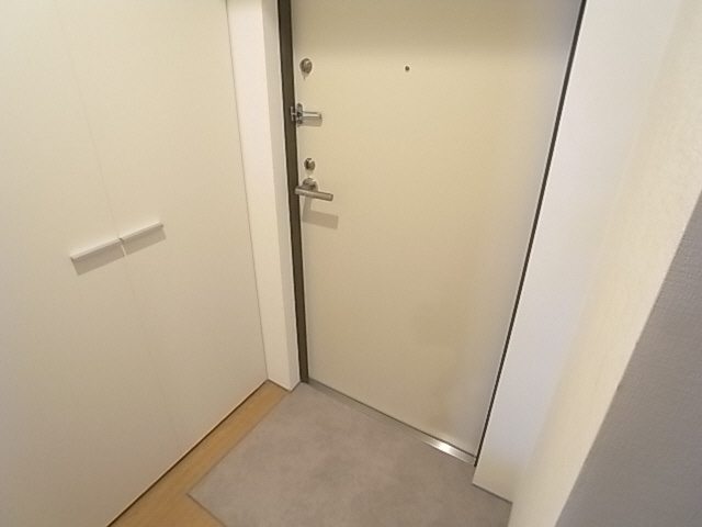 神戸市東灘区深江北町４丁目の賃貸マンションの玄関