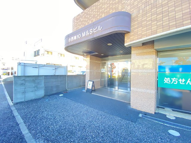 小西第10M＆Sビルのエントランス