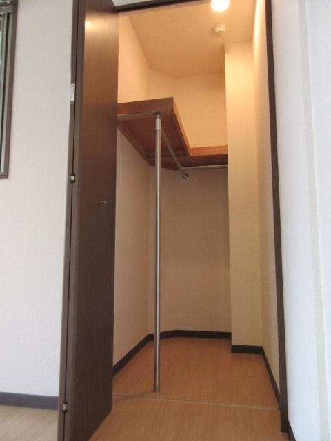 Ｌｏｇｅｍｅｎｔ　Ｎｏｖｏｅ　（ロジュマンノーヴェ）　の収納|居室クローゼット　※現況優先